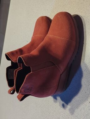 Sorel Red Suede Chelsea Ankle Wedge Booties